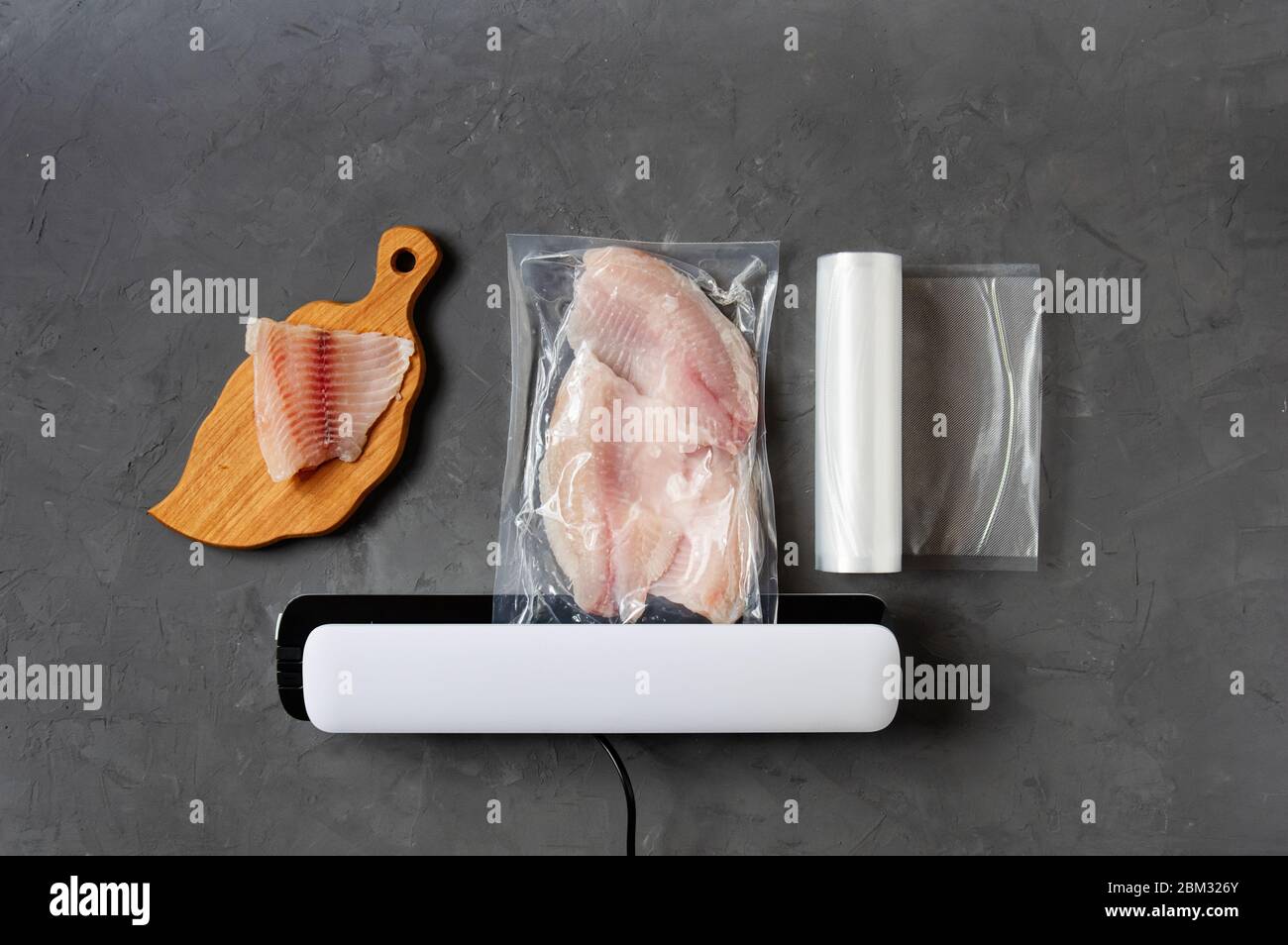 Vacuum packaging of fish. Extending the shelf life of products. Flat
