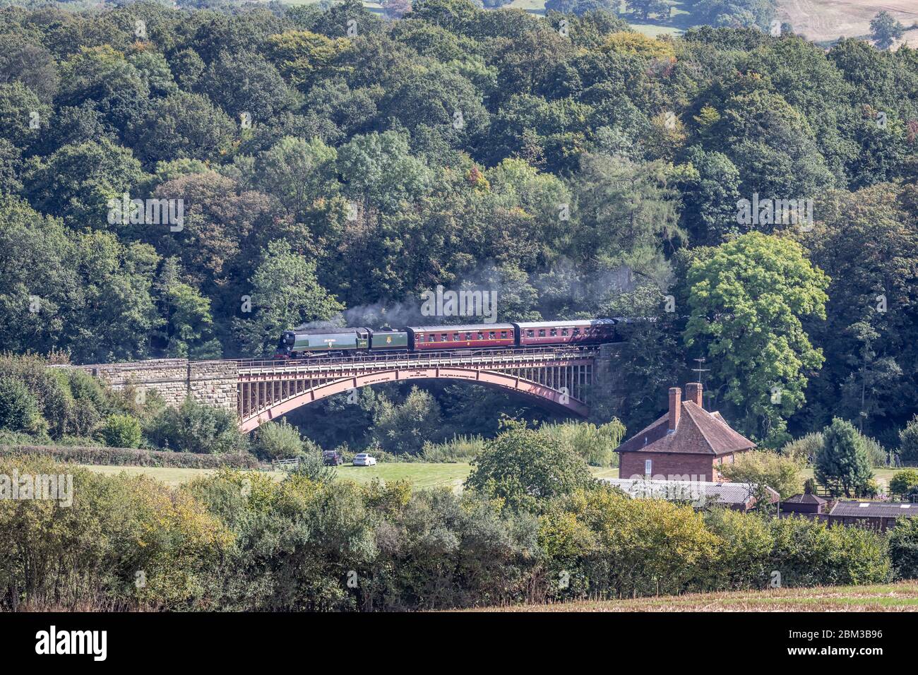 BR 4-6-2 'West Country' No. 34092 'City of Wells' crosses Victoria Bridge on the Severn Valley Railway during their Autumn Steam Gala Stock Photo