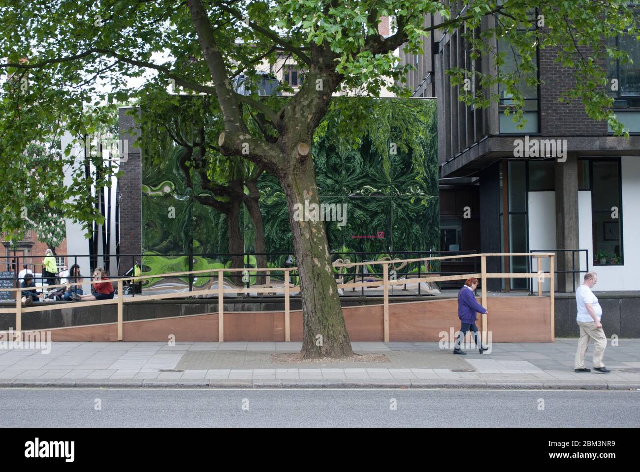 Entrance to Industrial Concrete Darwin Building Royal College of Art, Kensington Gore, London SW7 2EU by Hugh Casson, Cadbury-Brown & Robert Goodden Stock Photo