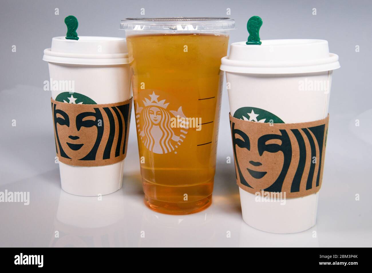 Starbucks cups Starbucks drink cup Stock Photo Alamy