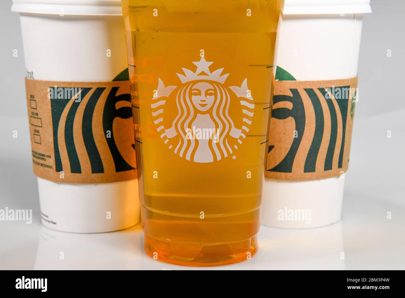 Starbucks cups Starbucks drink cup Stock Photo Alamy