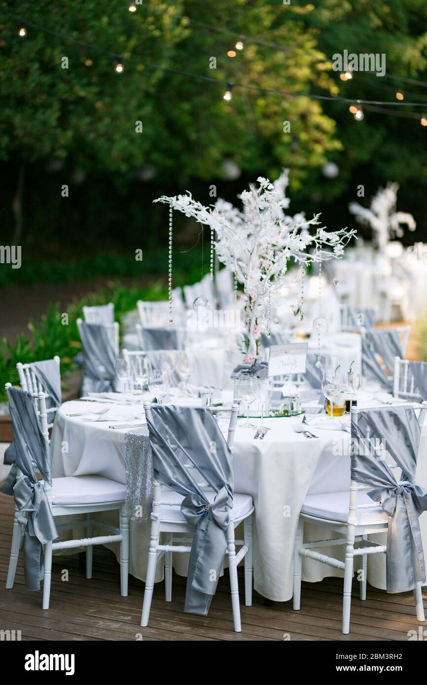 Crystal chiavari chairs deals
