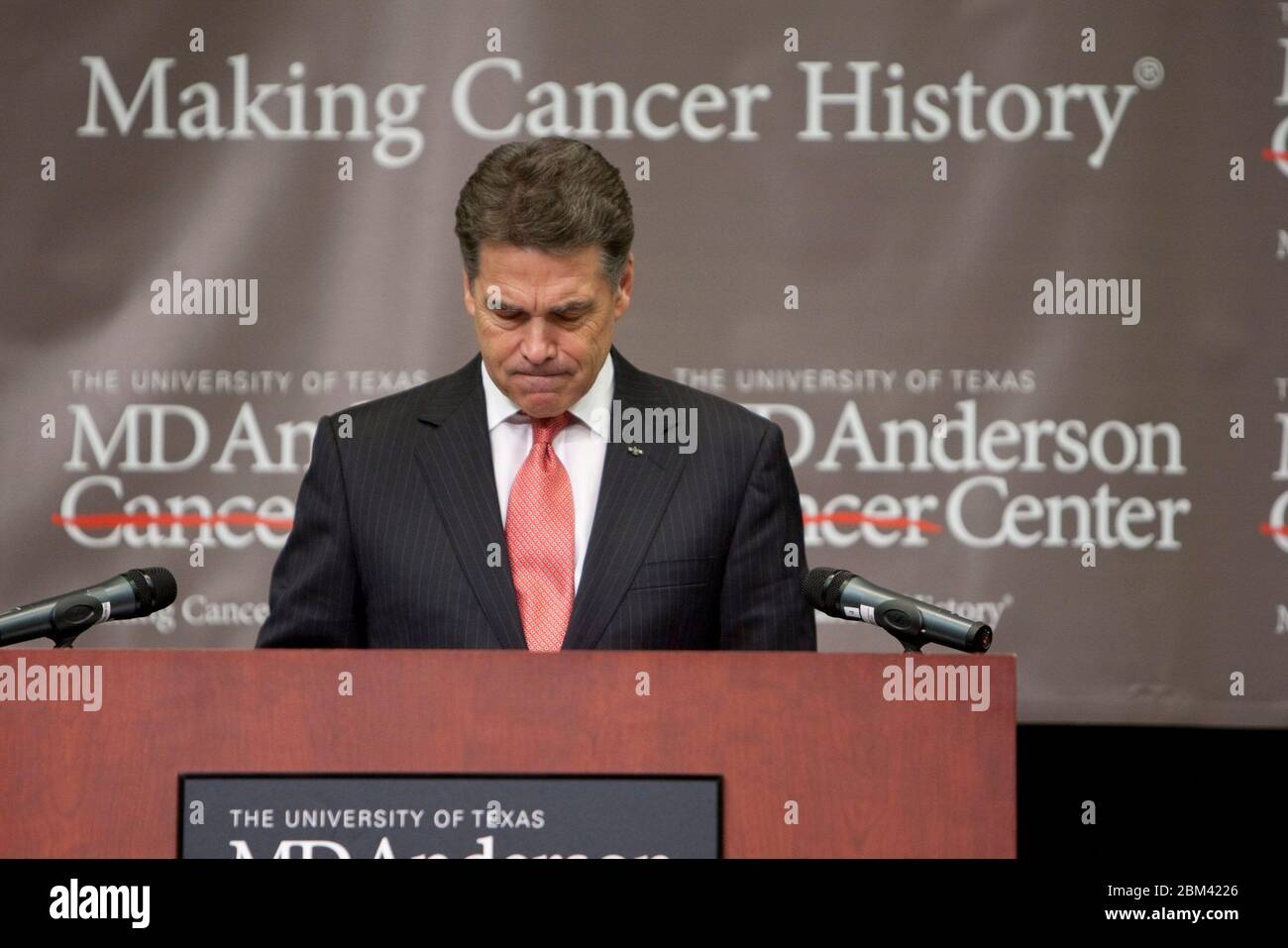 Houston Texas USA, November 28, 2011: Texas Gov. Rick Perry at announcement of new Institute for Applied Cancer Science at The University of Texas MD Anderson Cancer Center. © Marjorie Kamys Cotera/Daemmrich Photography Stock Photo