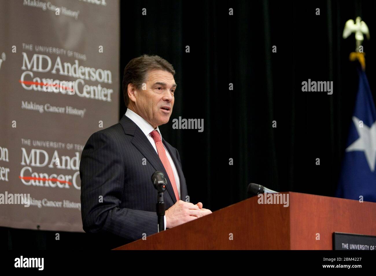 Houston Texas USA, November 28, 2011: Texas Gov. Rick Perry at announcement of new Institute for Applied Cancer Science at The University of Texas MD Anderson Cancer Center. © Marjorie Kamys Cotera/Daemmrich Photography Stock Photo
