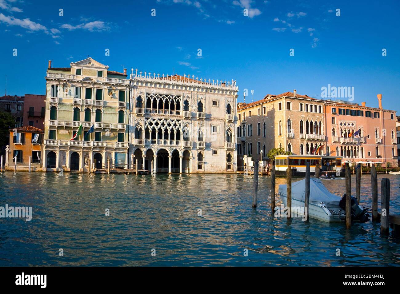 Historic canal view hi-res stock photography and images - Alamy