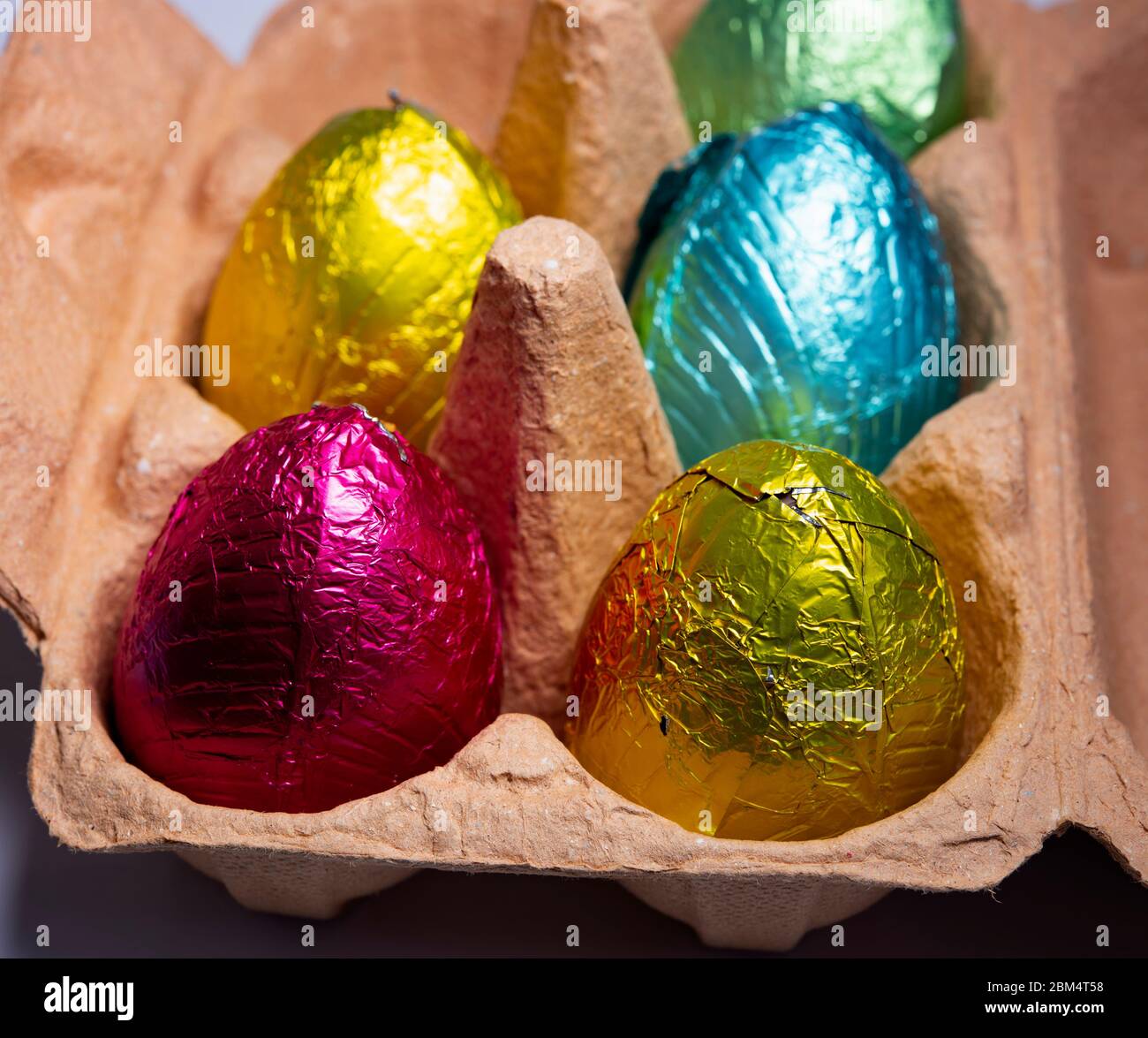 Download Gold Foil Easter Egg High Resolution Stock Photography And Images Alamy Yellowimages Mockups