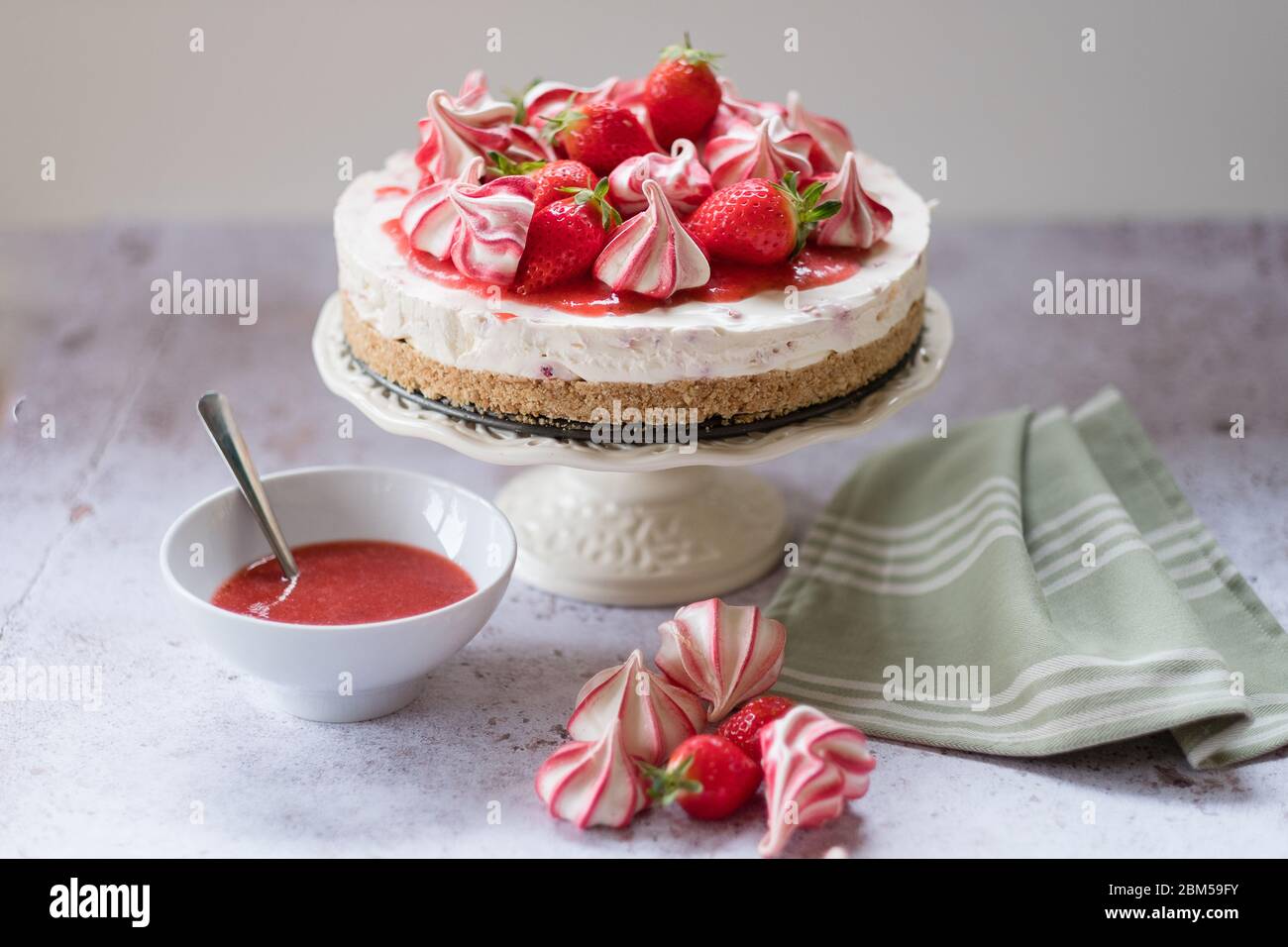 Eton Mess strawberry cheesecake Stock Photo Alamy