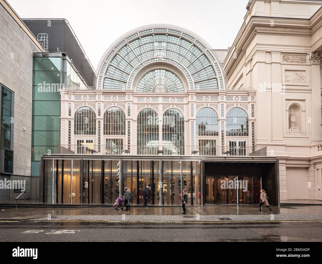 The Royal Opera House, Covent Garden. The façade to the glass and steel ...