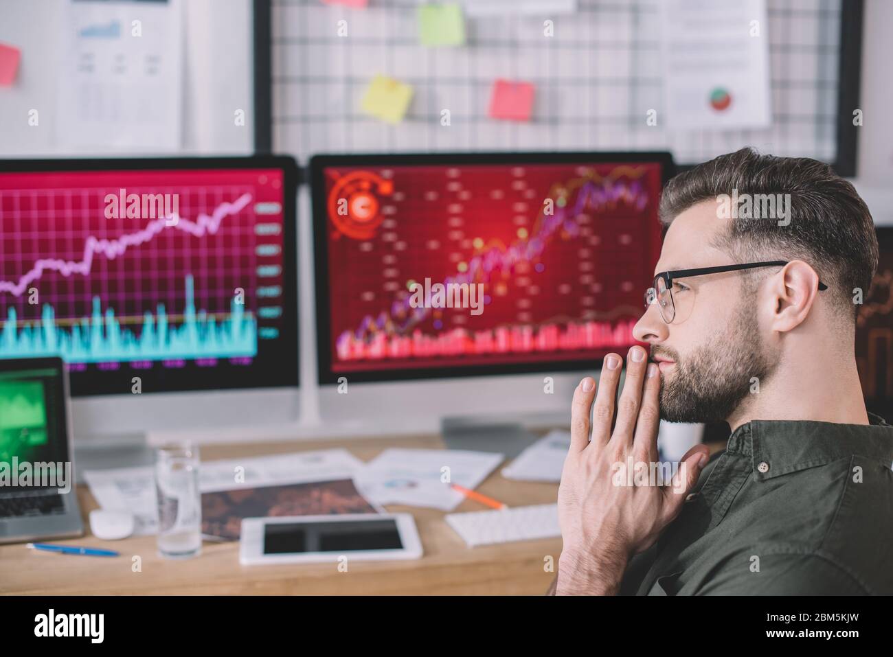 Computer system analyst hi-res stock photography and images - Alamy