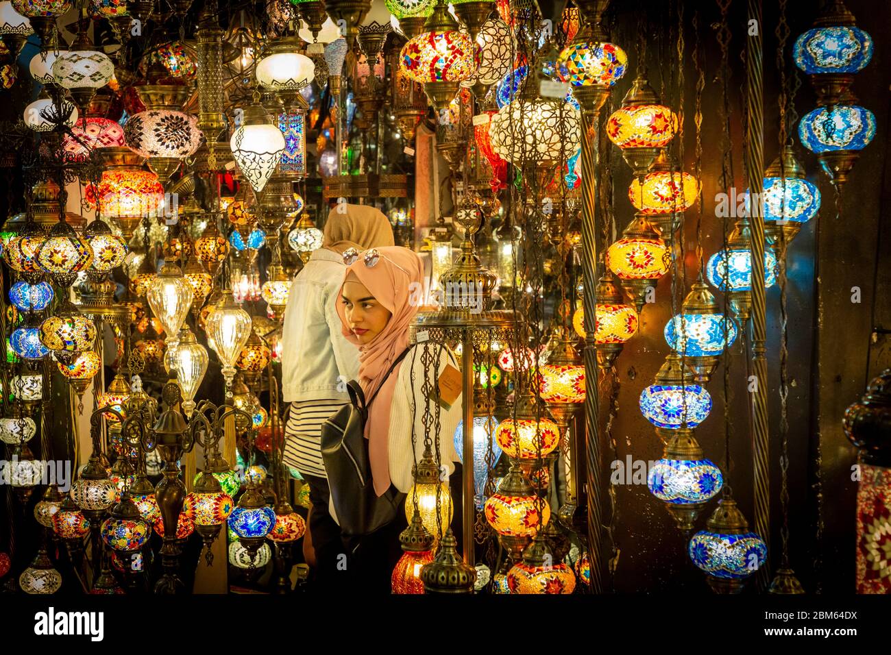 Kapalicarsi, Großer Basar, Grand Bazaar. Labyrinth von bunten überdachten Märkten, Istanbul Stock Photo
