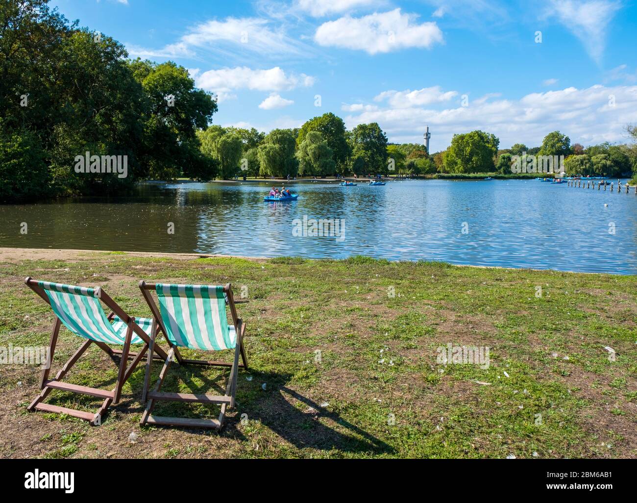 The boating lake at Regent’s Park in London Stock Photo Alamy