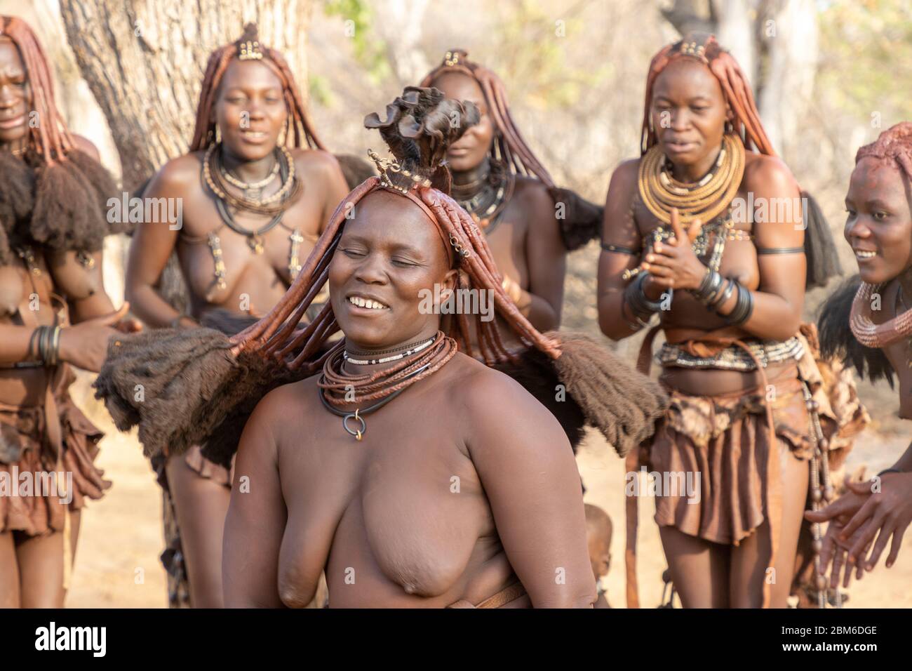 Himba Nomaden, Ovahimba Living Museum, Opuwo, Kaokoland, Namibia Stock Photo
