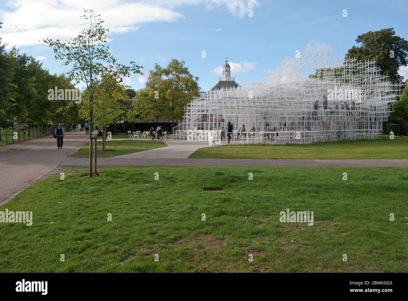 Summer Pavilion Serpentine Galleries Serpentine Pavilion 2013, Kensington Gardens, London, W2 3XA by Sou Fujimoto Stock Photo