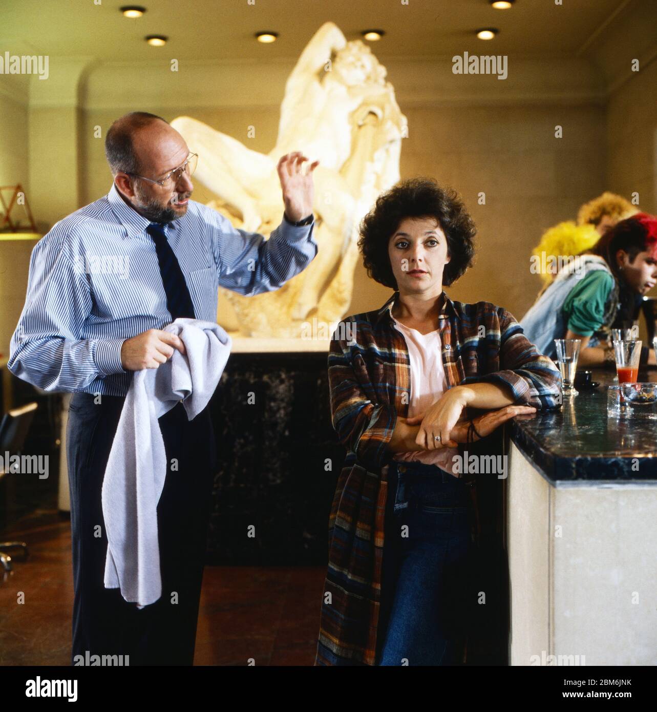 Der Millionenbauer, Fernsehserie, Deutschland 1979 - 1988, Episode: Schöne Aussichten, Darsteller: Klaus Guth, Monika Baumgartner Stock Photo