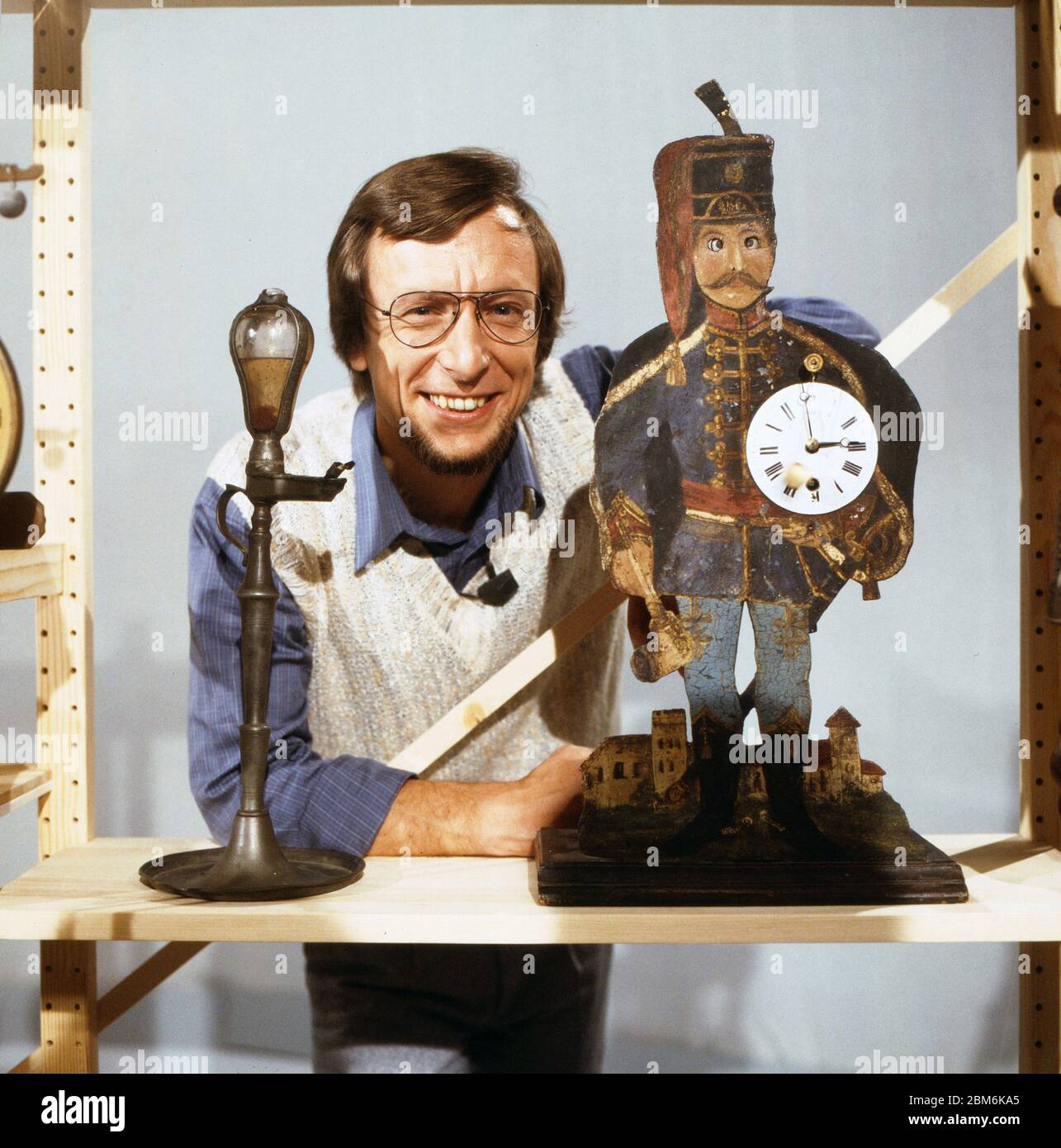 Technik für Kinder, Fernsehserie, Deutschland 1975 - 1980, Folge: Wie kann man Zeit messen, Moderator: Volker Arzt Stock Photo