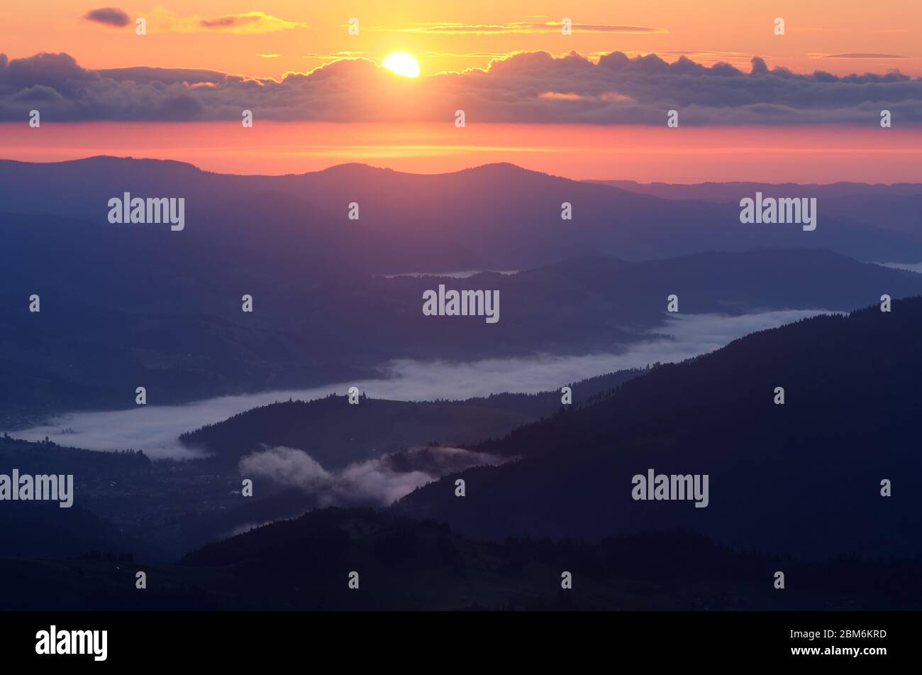 Sunrise mountain hi-res stock photography and images - Alamy