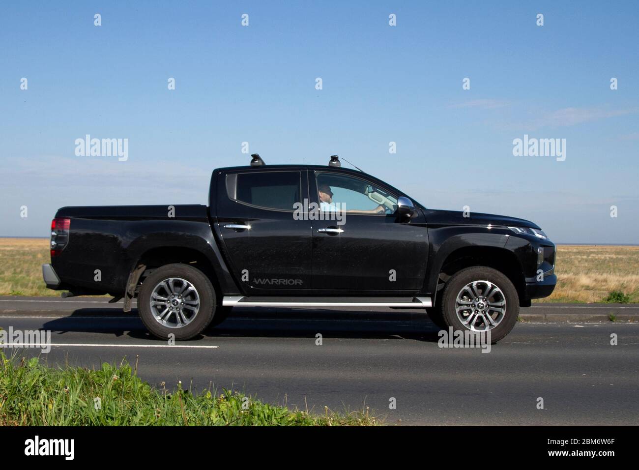 Download Mitsubishi Pickup High Resolution Stock Photography And Images Alamy Yellowimages Mockups
