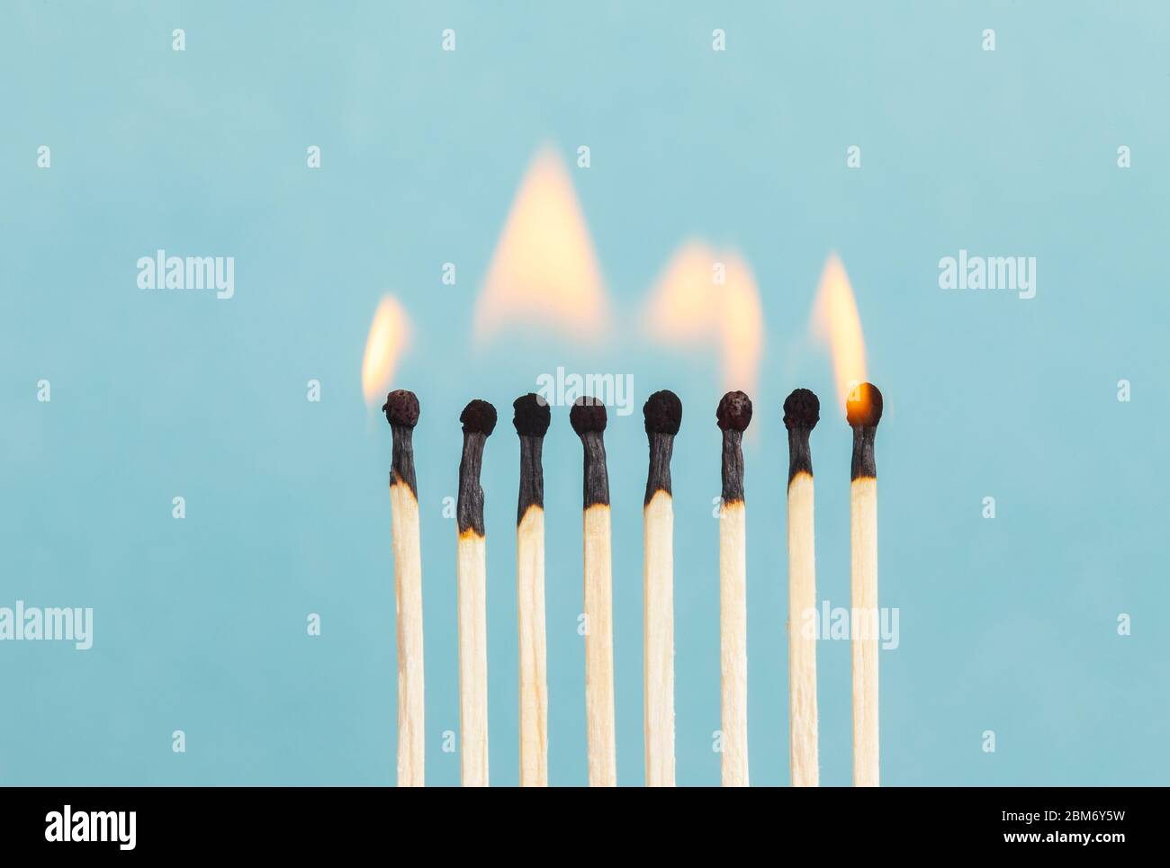 Matchsticks matches hi-res stock photography and images - Alamy