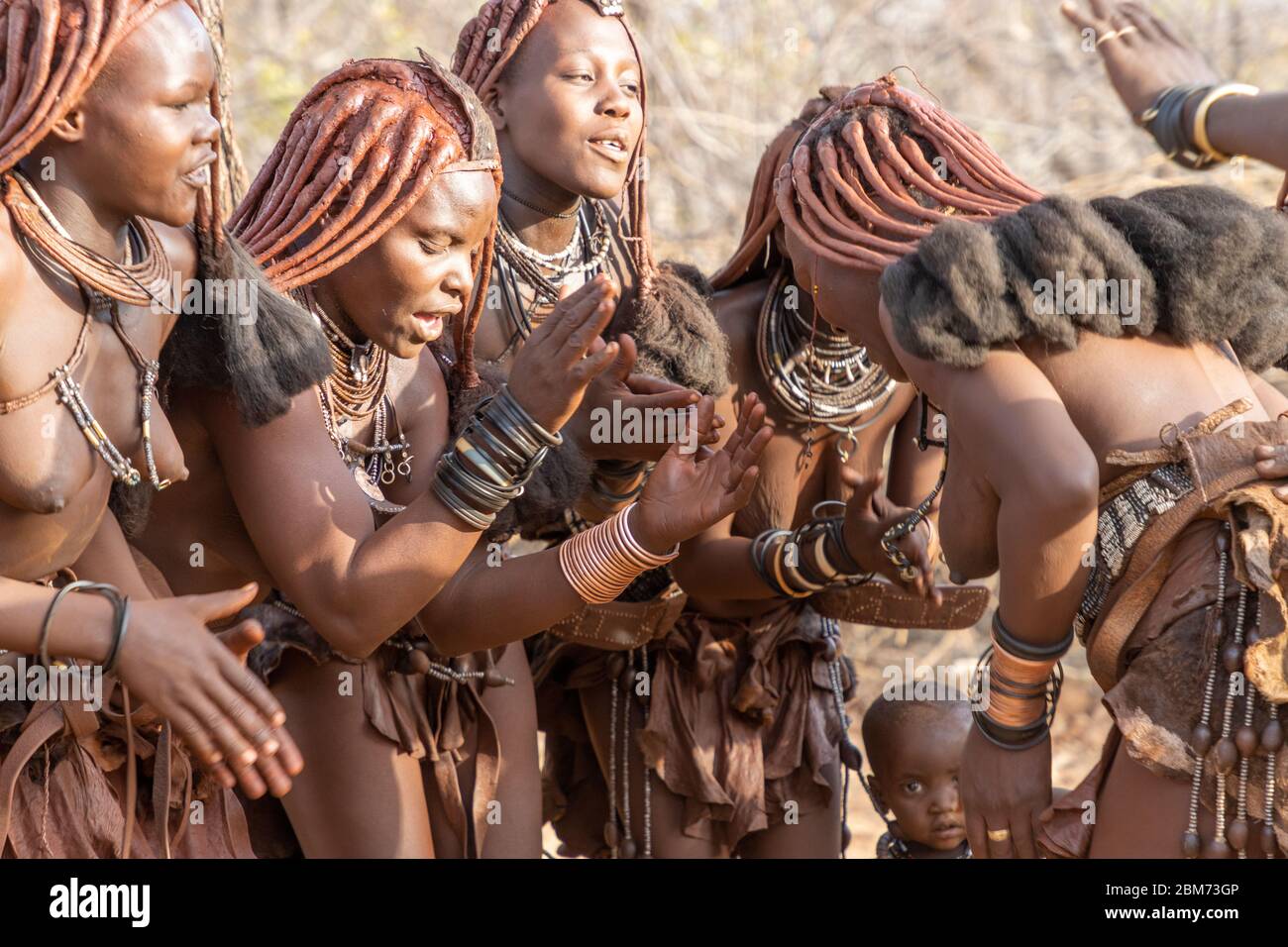 Himba Nomaden, Ovahimba Living Museum, Opuwo, Kaokoland, Namibia Stock Photo