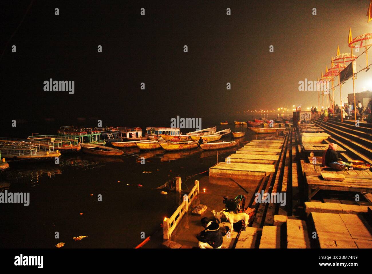 Varanasi Ancient India, Hindu Pilgrims And Devotees City Architecture ...