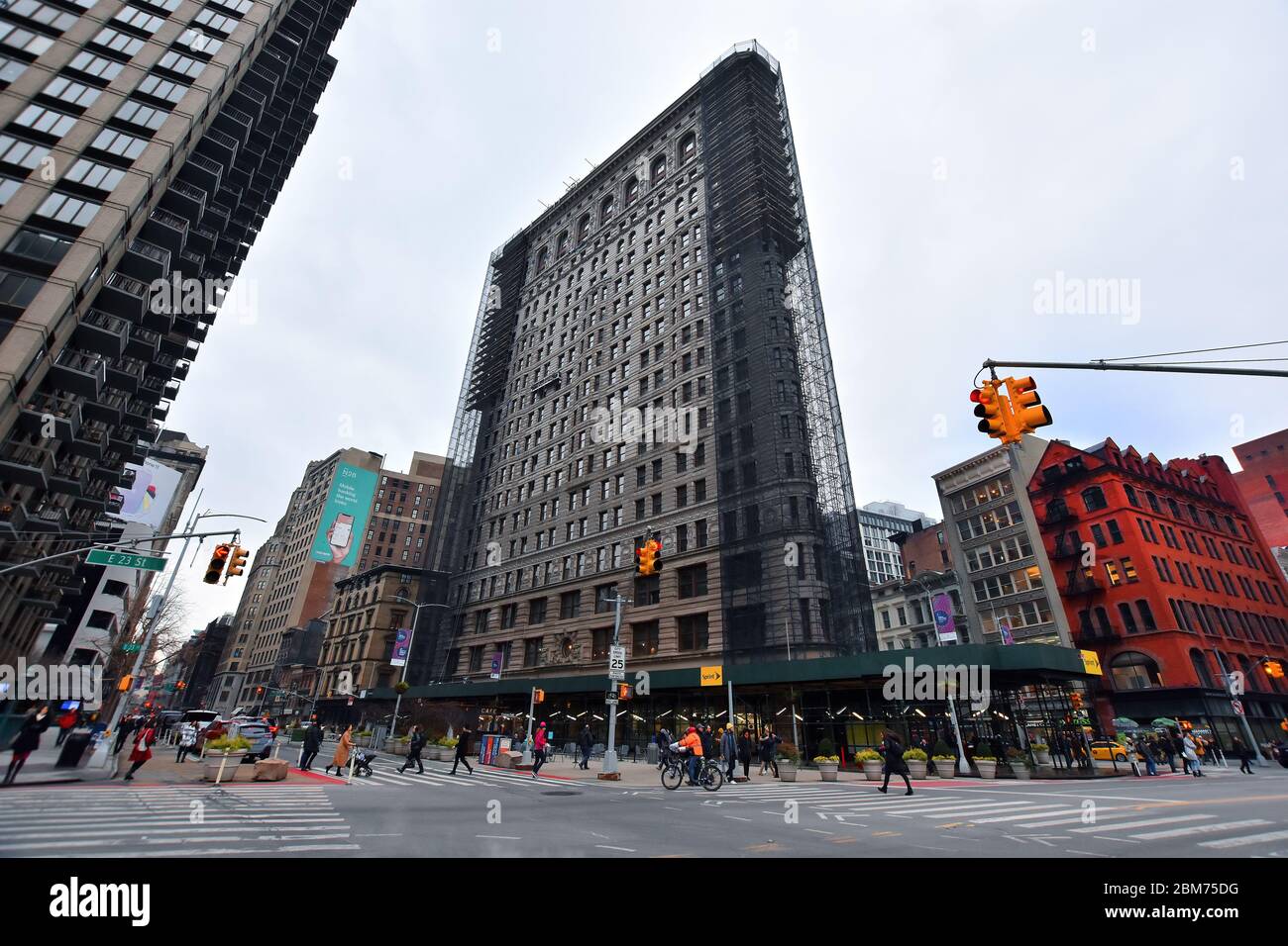 City view with the Flatiron Building or Fuller Building, located at 175
