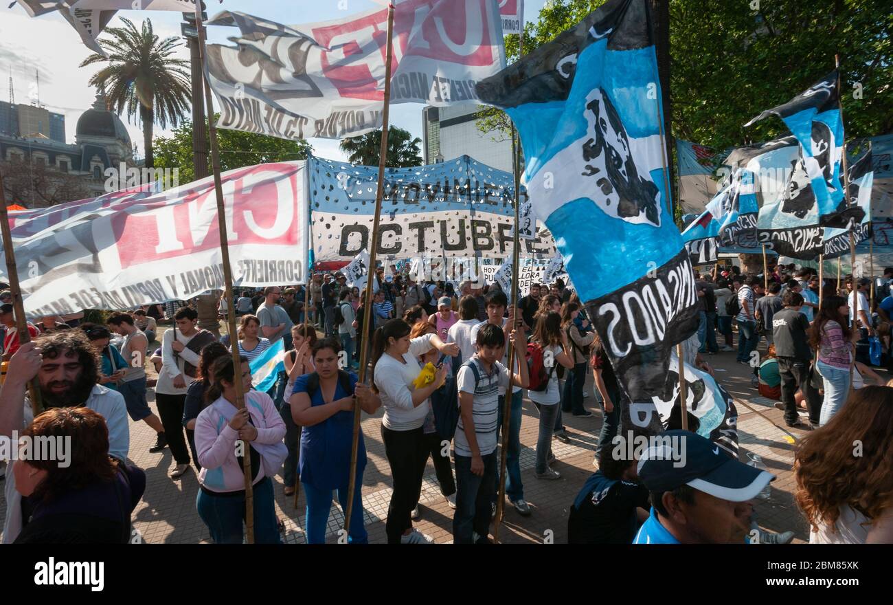 Buenos Aires, Argentina - October 27 2010: Demonstration in the streets. Argentinians pay tribute to the President Nestor Kirchner in front of the fed Stock Photo