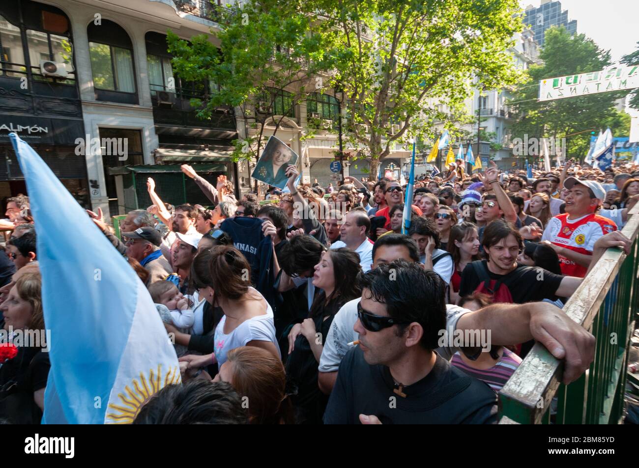 Buenos Aires, Argentina - October 27 2010: Demonstration in the streets. Argentinians pay tribute to the President Nestor Kirchner in front of the fed Stock Photo