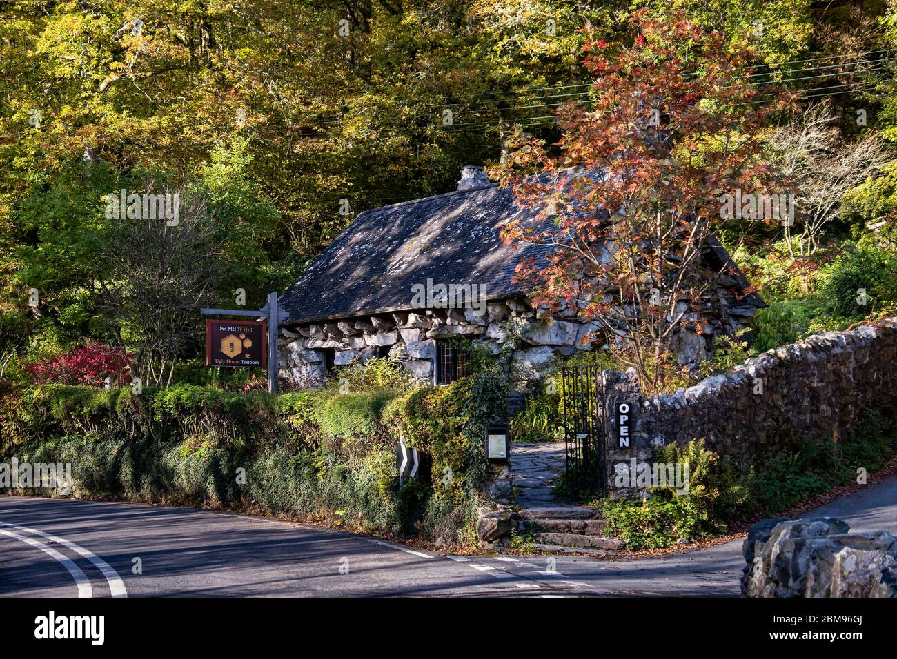 Ty Hyll or The Ugly House in autumn, Capel Curig, near Betws y coed, Snowdonia National Park, North Wales, UK Stock Photo