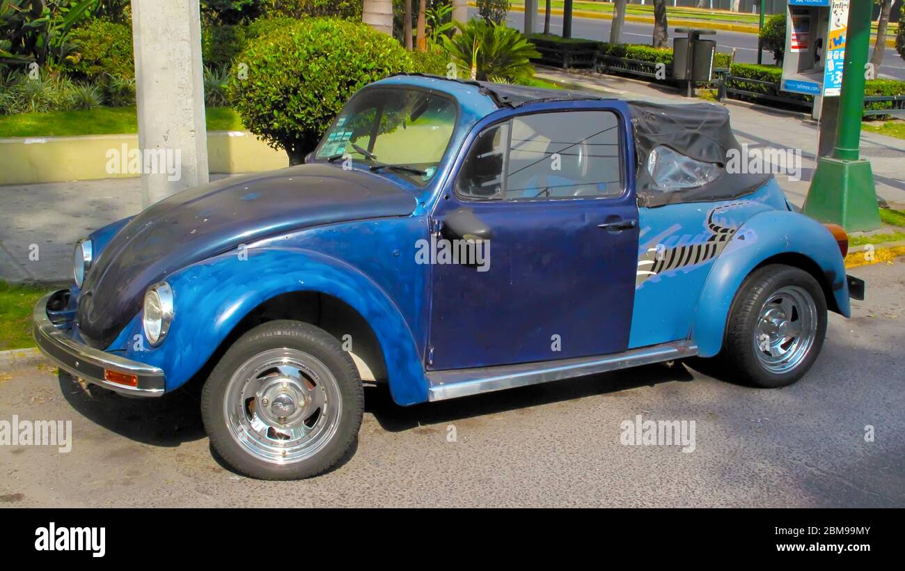 A do-it-yourself convertible job on a  VW Beetle in Mexico City Stock Photo