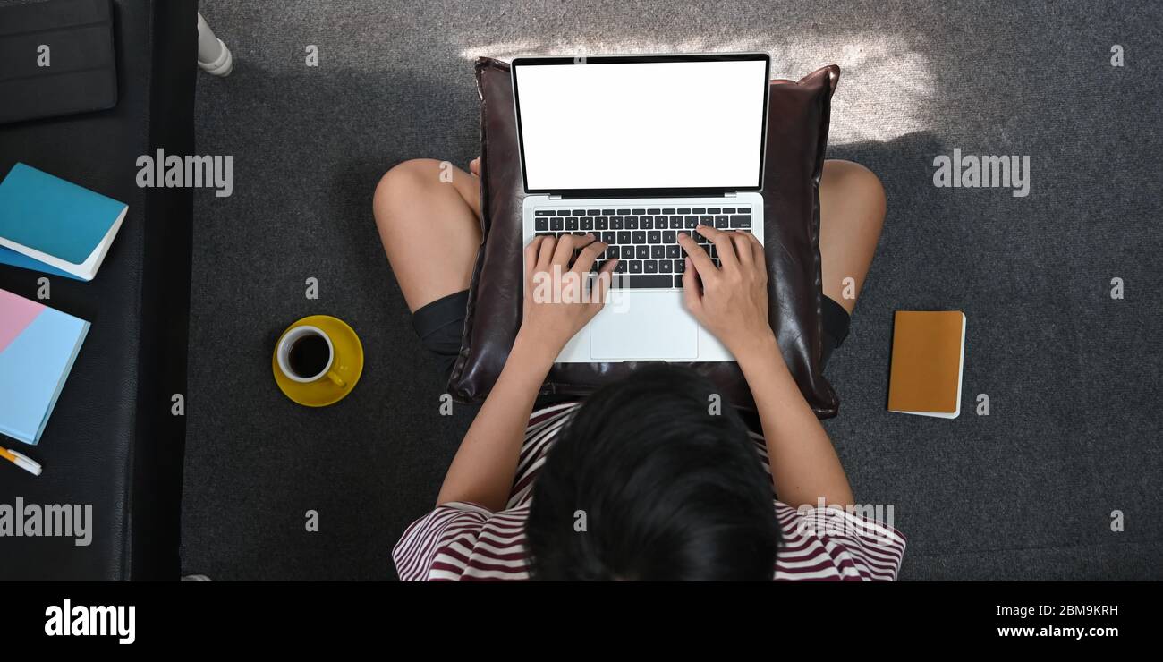 Laptop screen lap sitting home hires stock photography and images Alamy