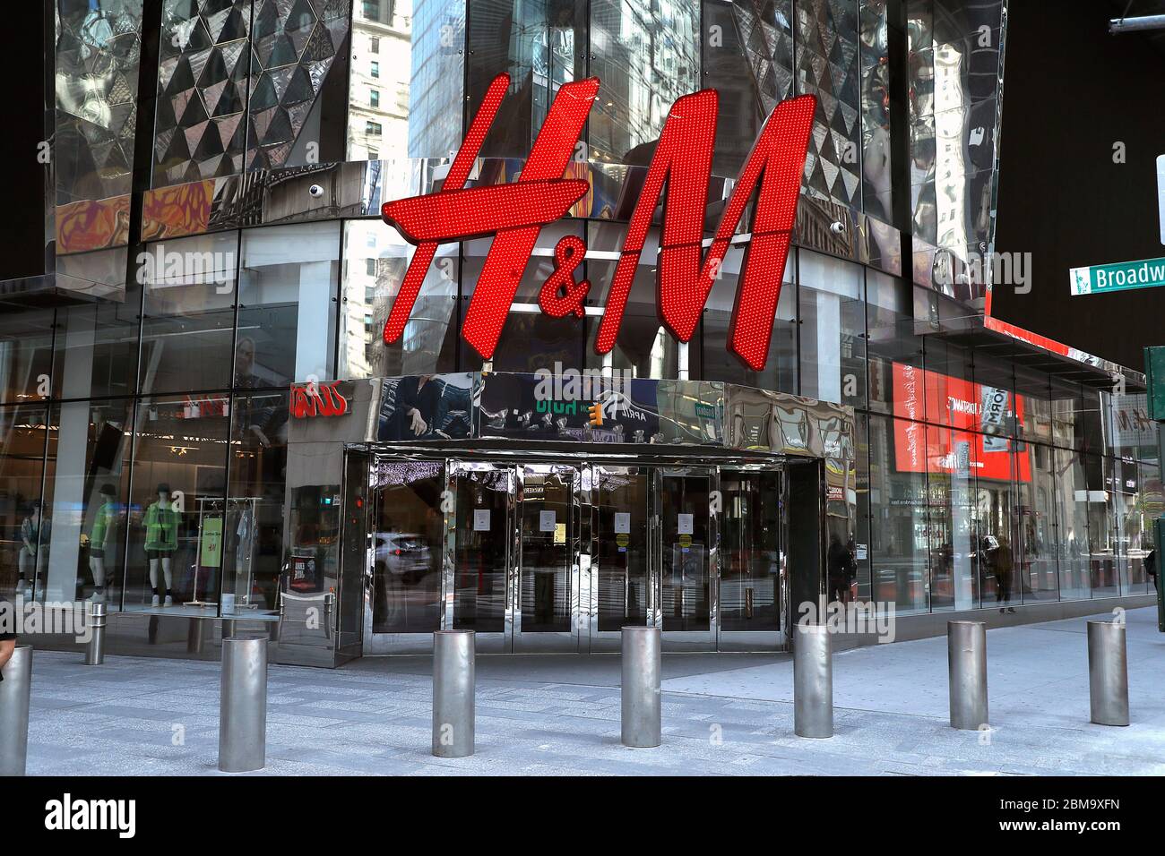 H&M logo is seen on one of their branches Stock Photo - Alamy