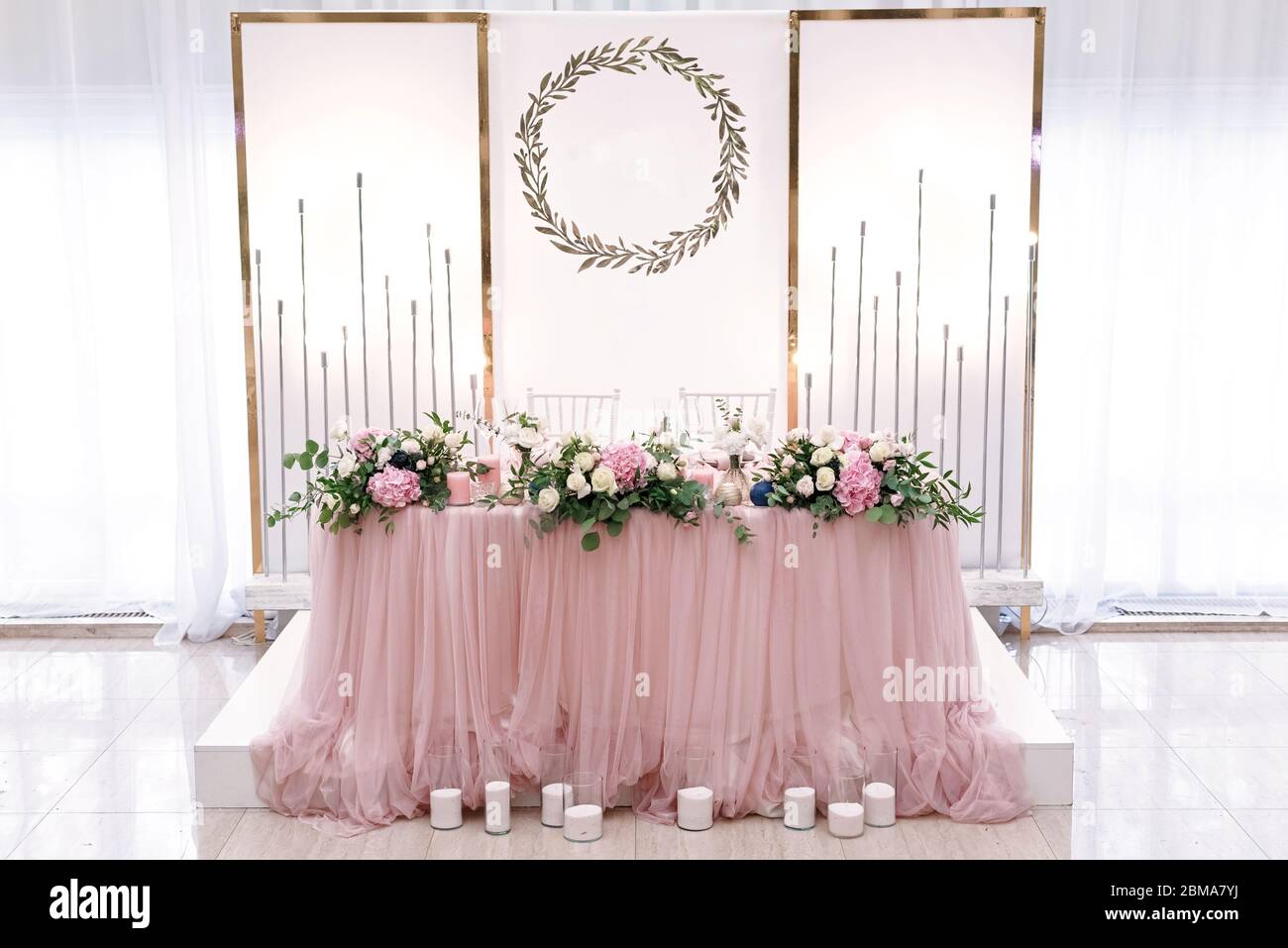 Wedding restaurant decor Stock Photo Alamy