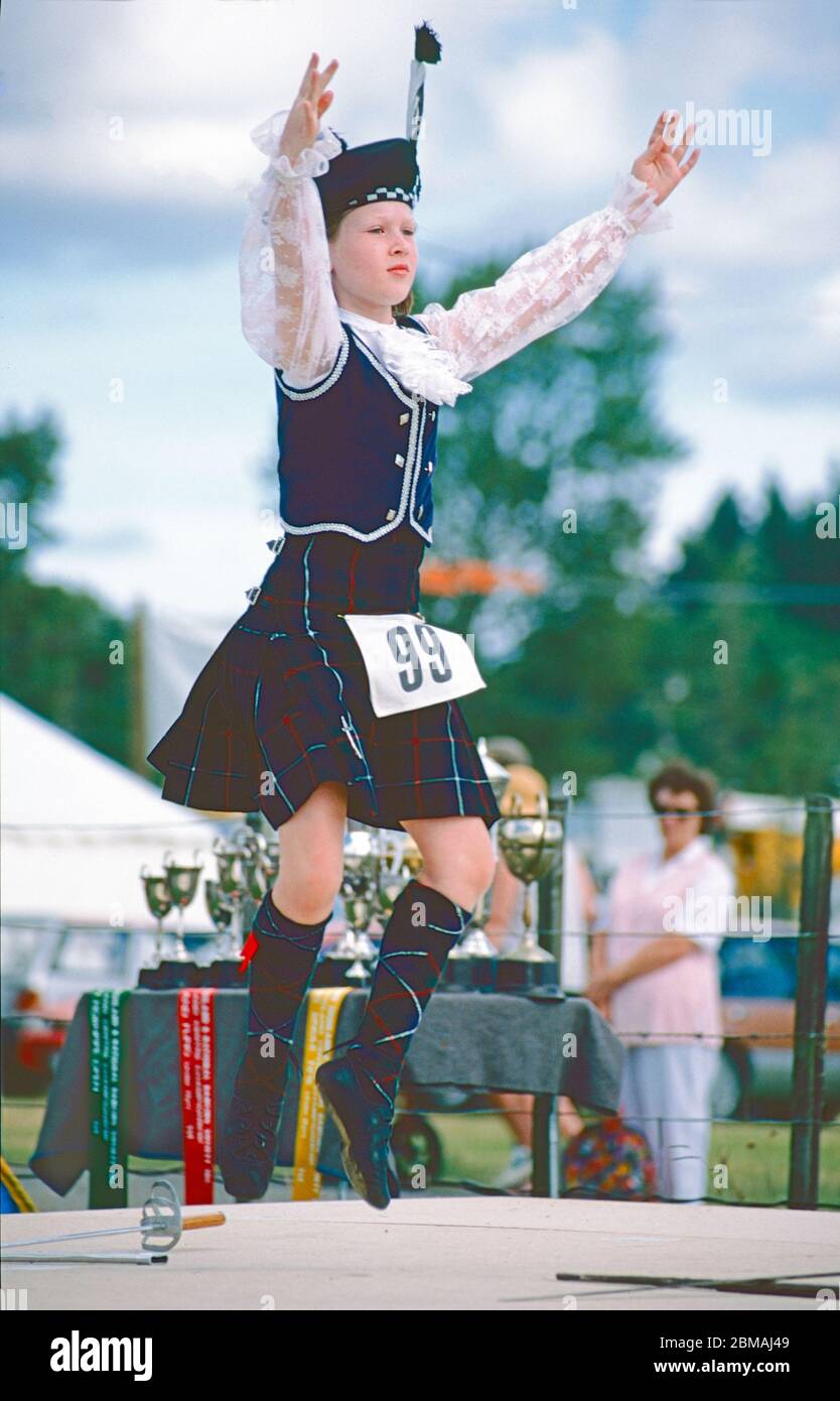 Scottish sword dancing hires stock photography and images Alamy