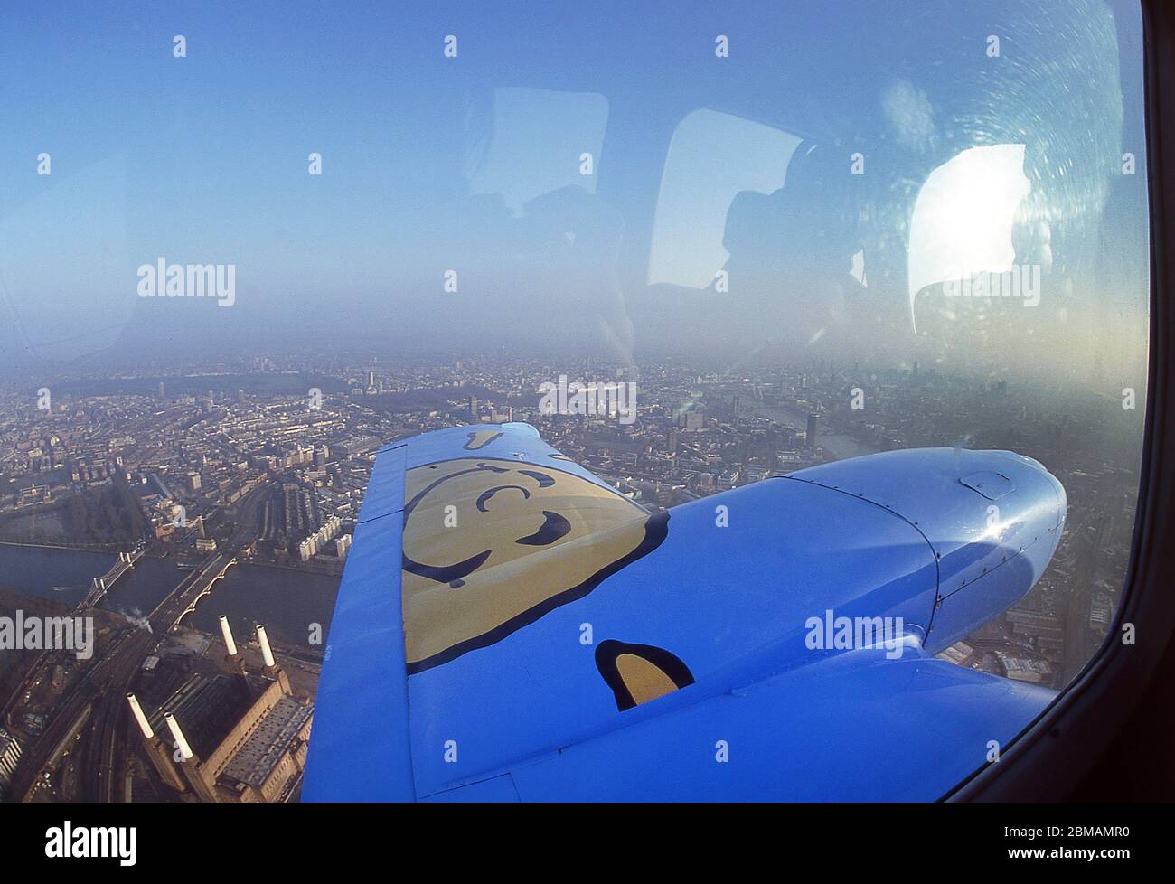 Capital Radio Flying Eye Russ Kane, flying over central London 2002 Stock Photo