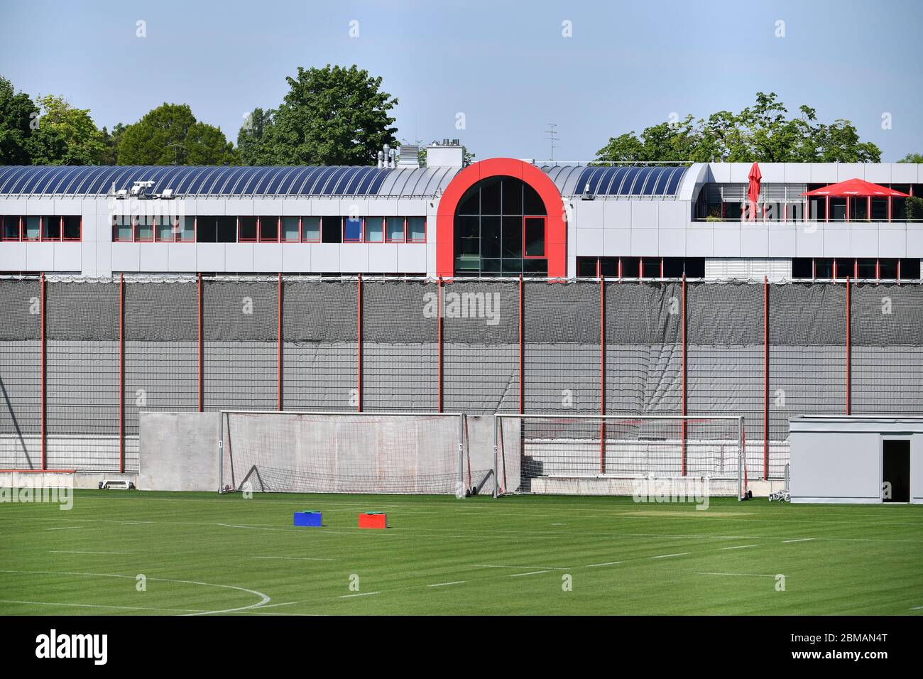 Munich Deutschland 08th May 2020 Fc Bayern Closes Off From Prying Eyes Behind Curtains Fc Bayern Munich Has Started The Team Training Fc Bayern Munich Training In The Coronavirus Pandemic Under Quarantine