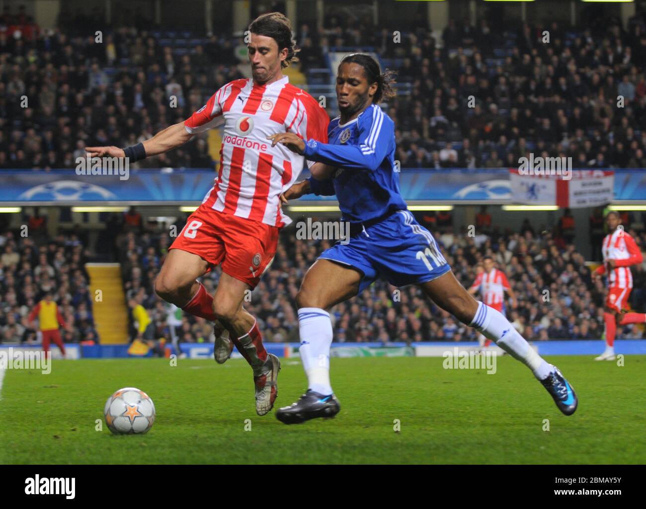 L R Didier Drogba High Resolution Stock Photography and Images - Alamy