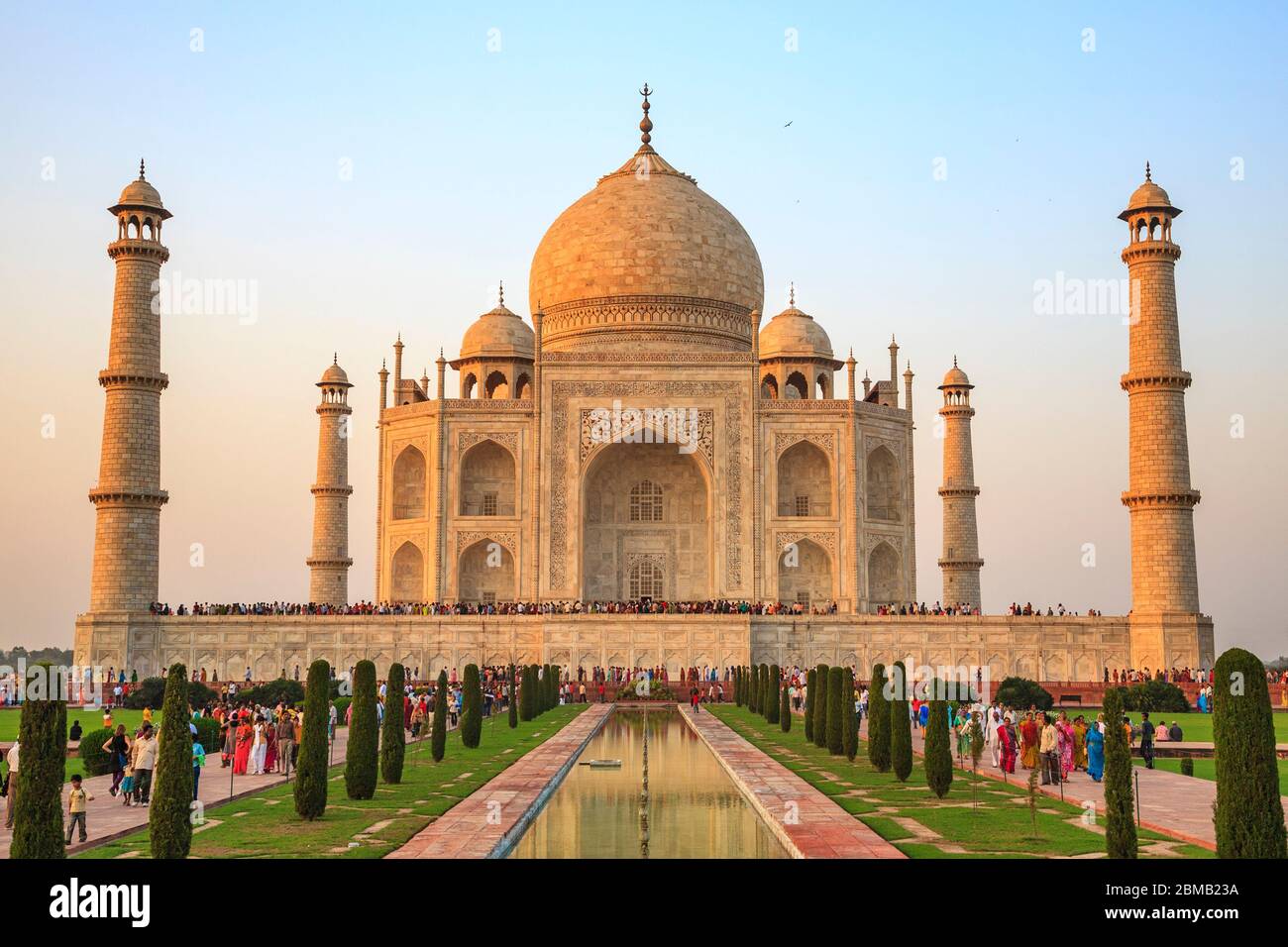 Late afternoon at the Taj Mahal in the light of the setting sun, Agra, India Stock Photo