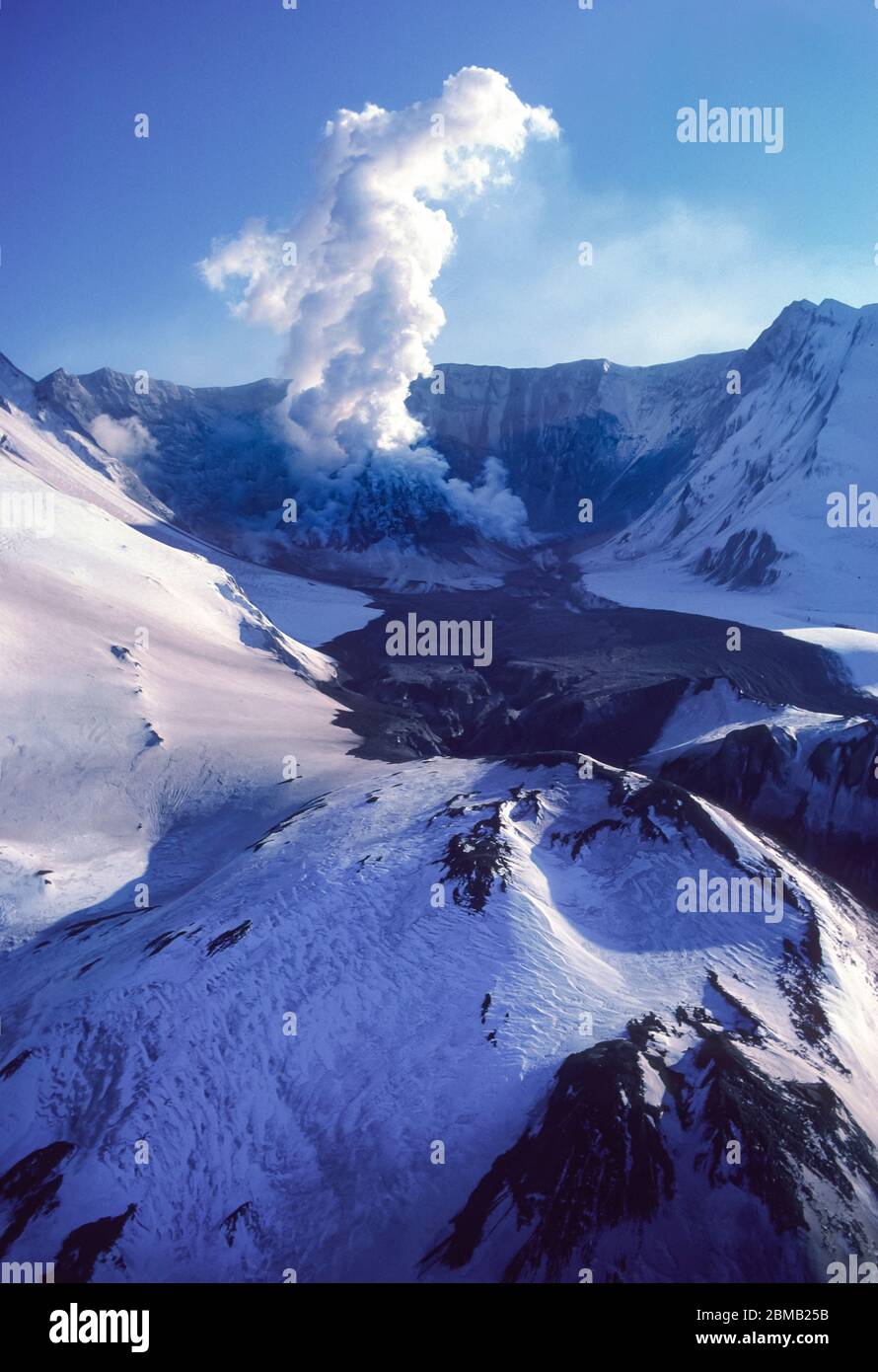 Mount st helens eruption hi-res stock photography and images - Alamy
