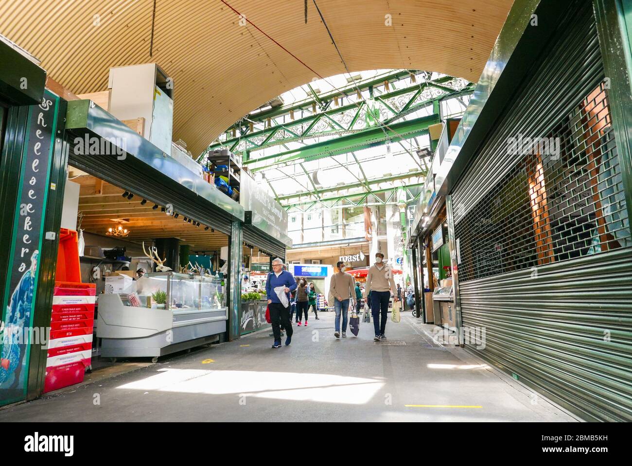 London, MAy 2nd 2020: People shopping at Borough MArket, London Bridge area, London. Shopping during Corona Virus restrictions. Stock Photo