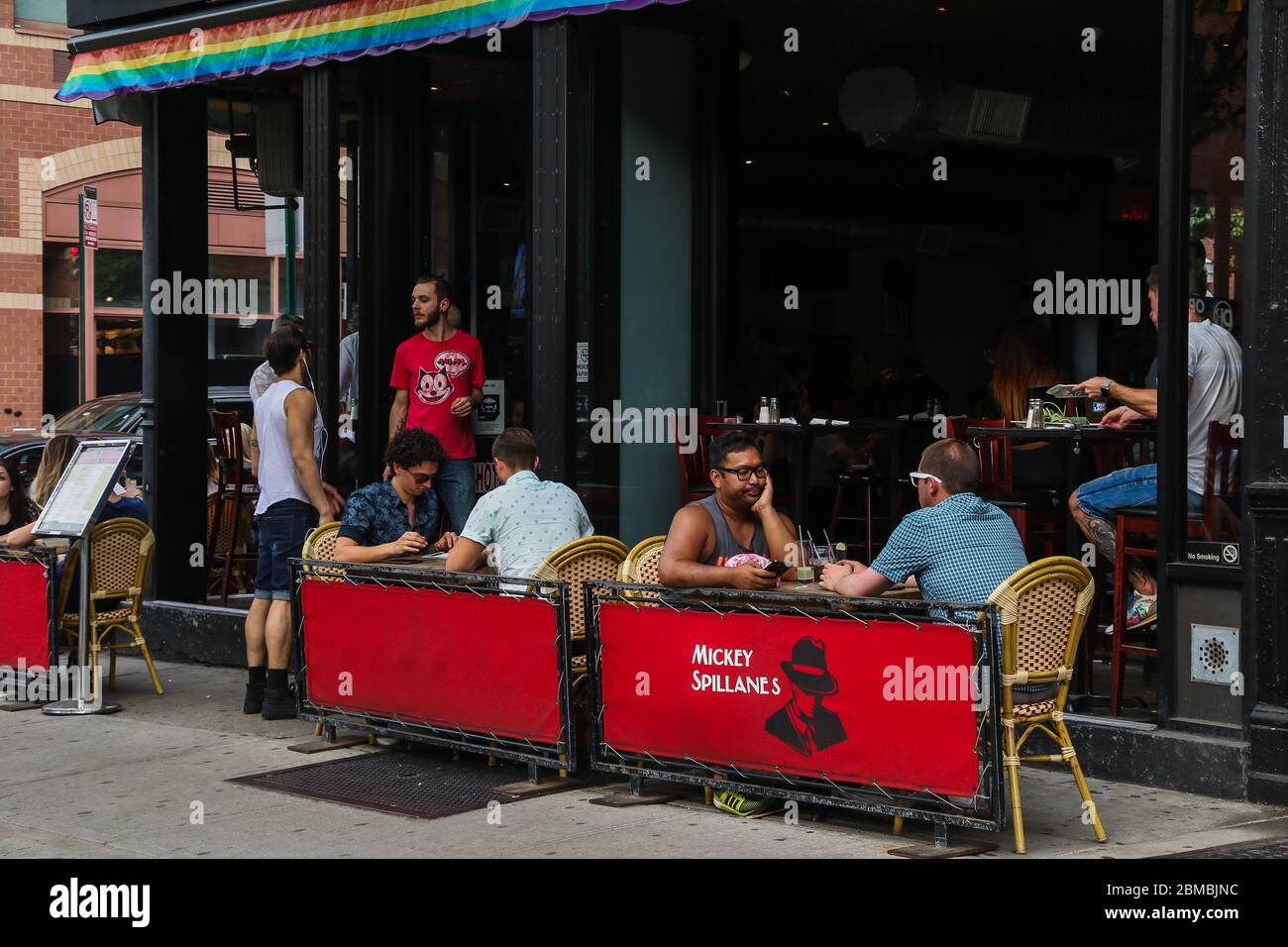 People Eating At A Restaurant In Hell S Kitchen Nyc Stock Photo Alamy