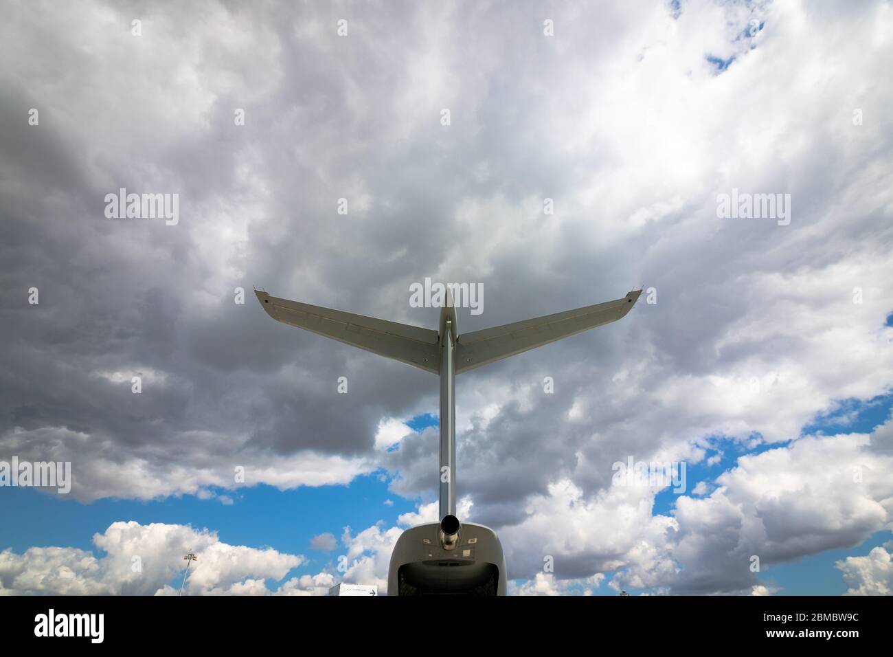Light aircraft tail hi-res stock photography and images - Alamy