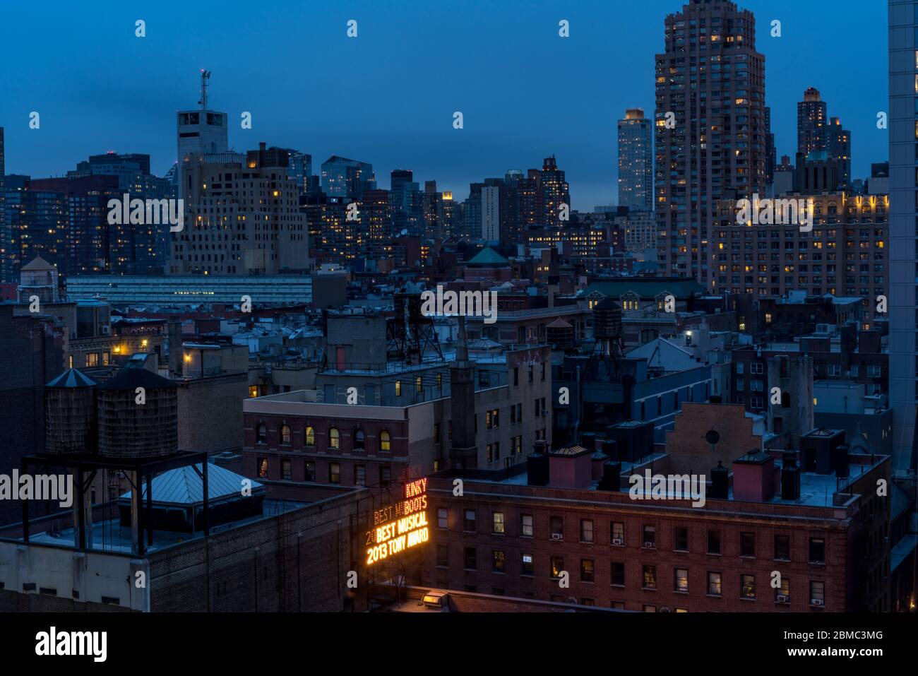 New york skyline lights hi-res stock photography and images - Alamy
