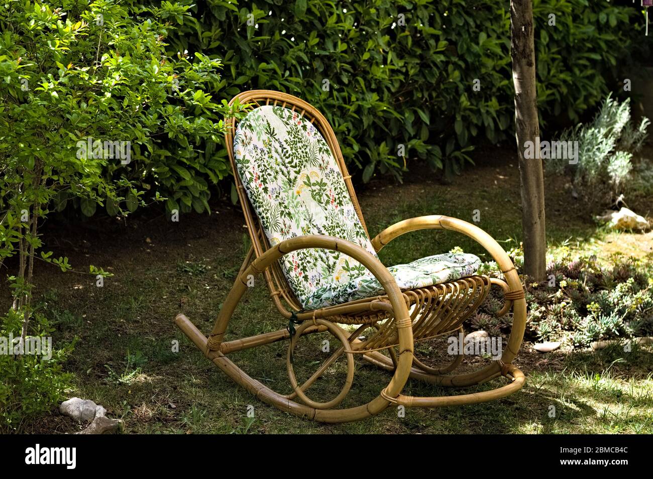 Floral rocking chair deals