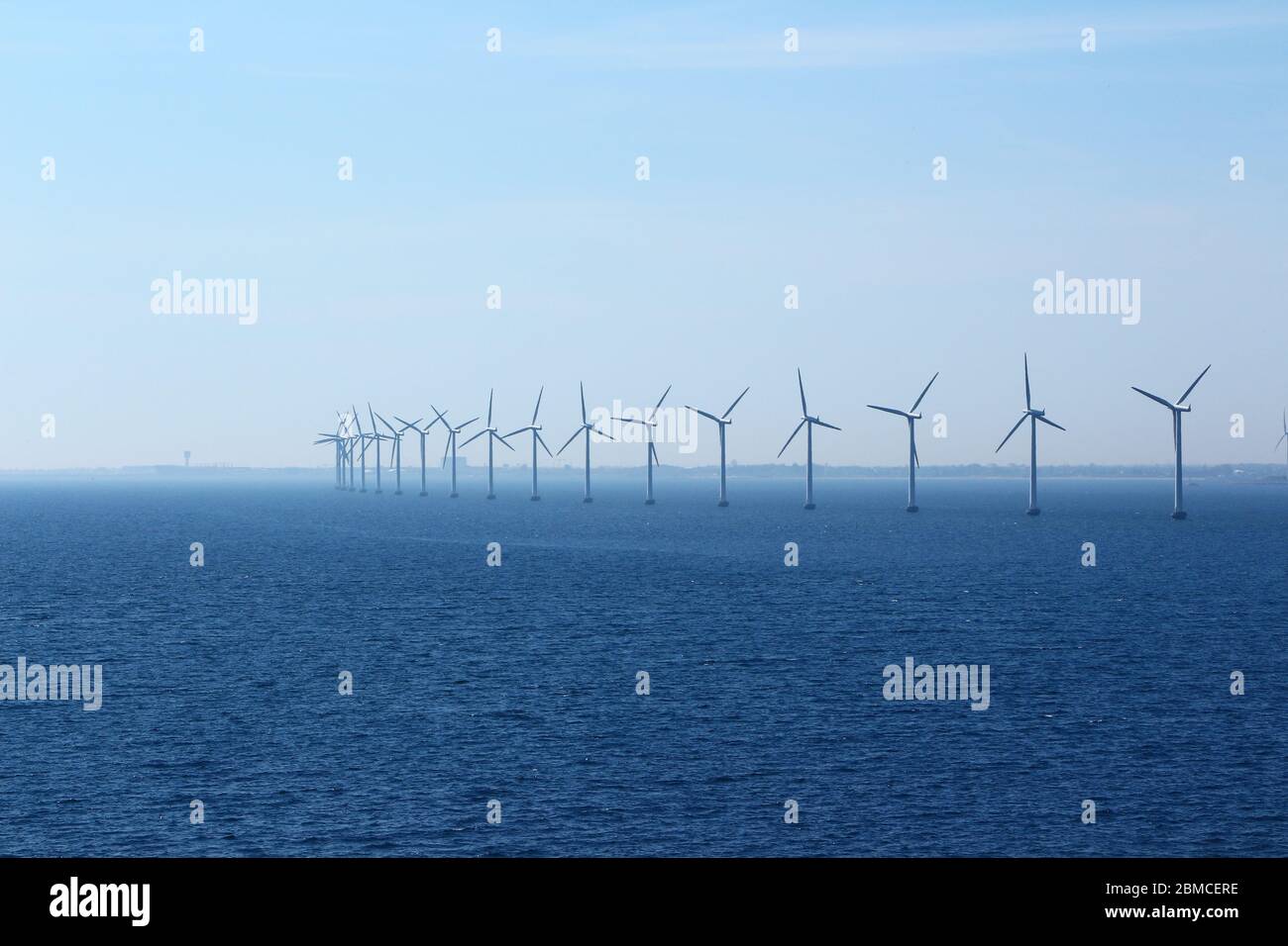 Windpark in der Ostsee vor der Küste Dänemarks Stock Photo