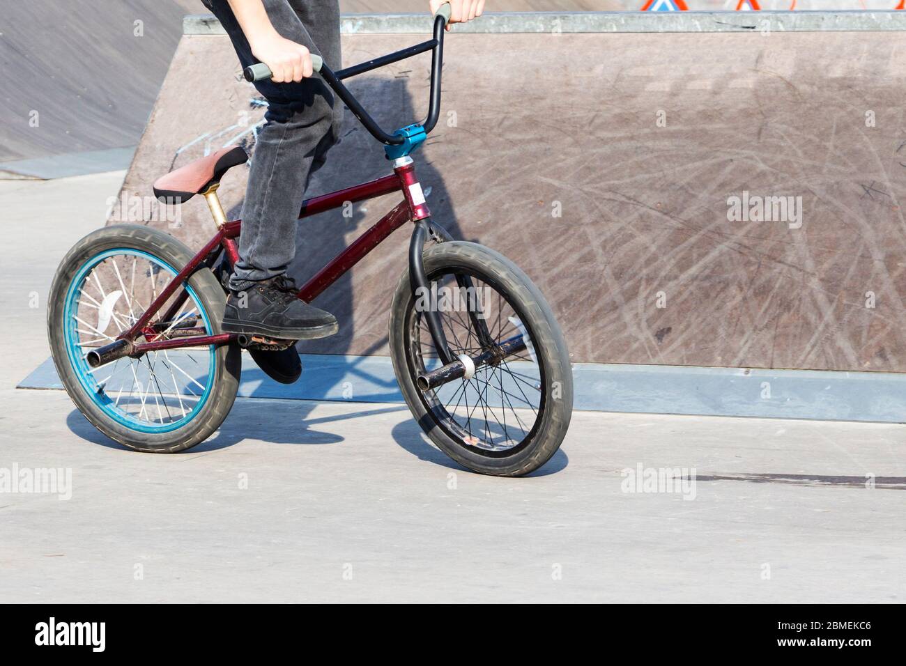 bike chain jumping
