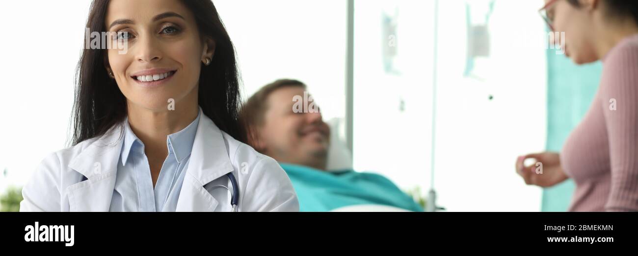 Doctor arms crossed hands hi-res stock photography and images - Alamy