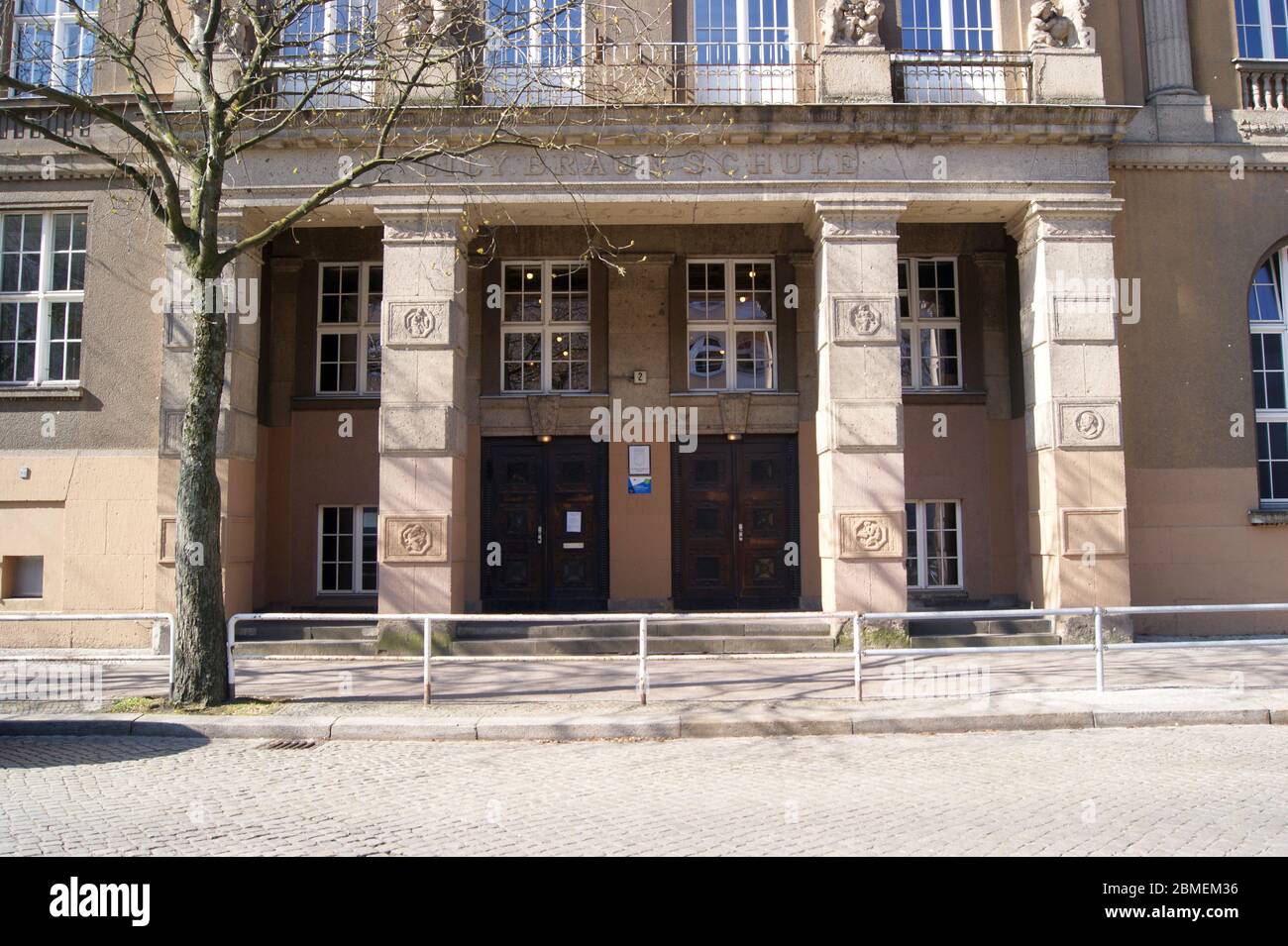 Das Lily-Braun-Gymnasium in Berlin-Spandau. Stock Photo