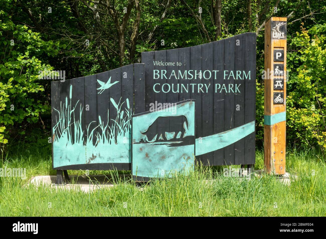 Welcome to Bramshot Farm Country Park sign near Fleet, Hampshire, England, UK Stock Photo
