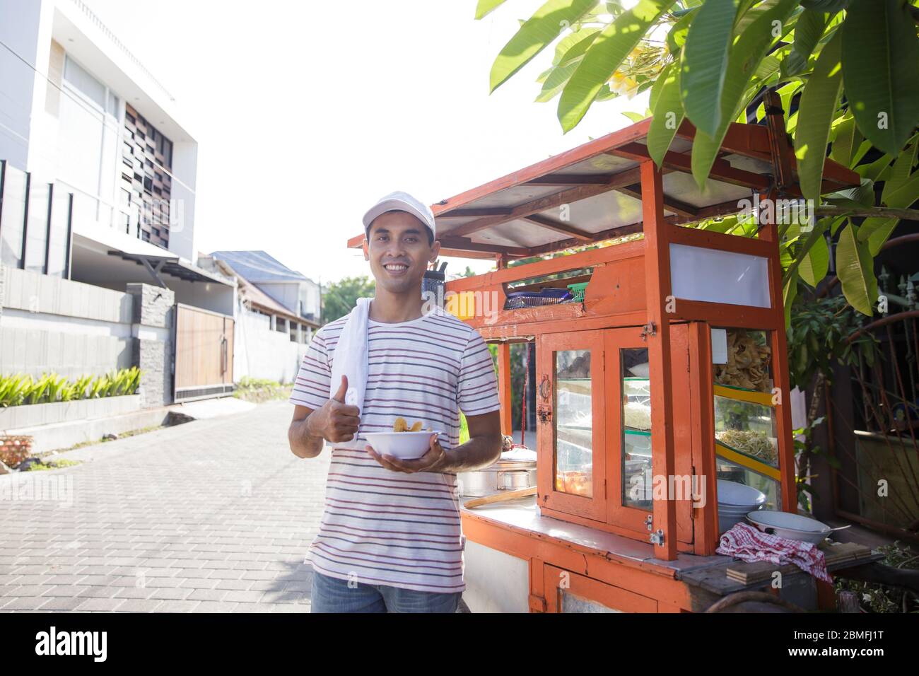 Meatball Street Food Vendor Asian Man Selling Bakso By Walking And Pushing Down The Food Carts Stock Photo Alamy Meatball Street Food Vendor Asian Man Selling Bakso By Walking And Pushing Down The Food Carts Stock Photo Alamy