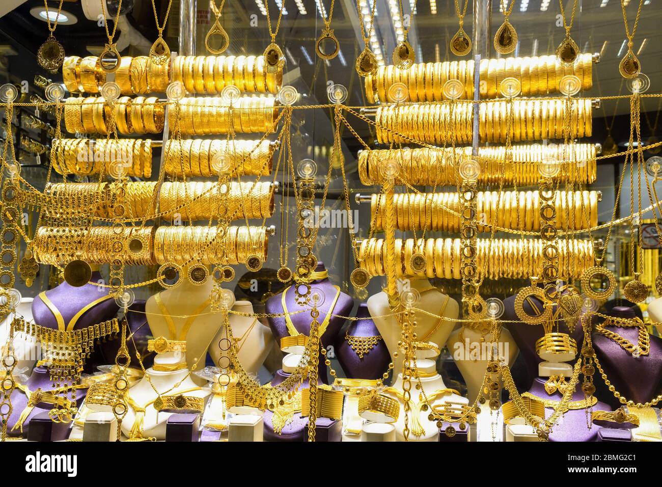 Istanbul, Turkish, 20.12.2019: Gold accessories shop in Grand Bazaar ...